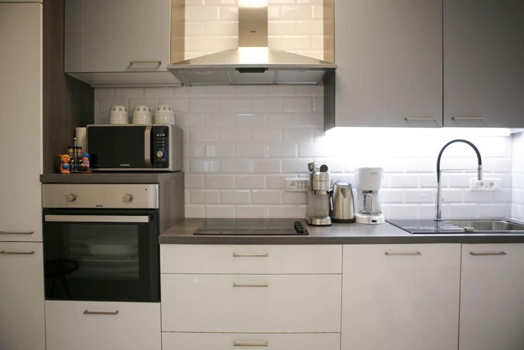 New & Luxury Apartment Tony Split Exterior photo